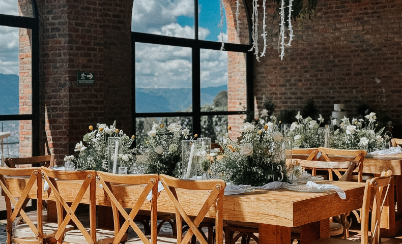 Lugar para reunión empresarial en Medellín con A/V profesional