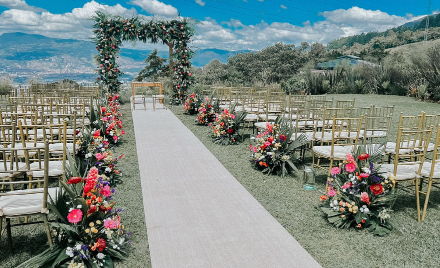 Decoración de una boda civil al aire libre