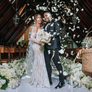 Paola Jara y Jeesi Uribe en su matrimonio