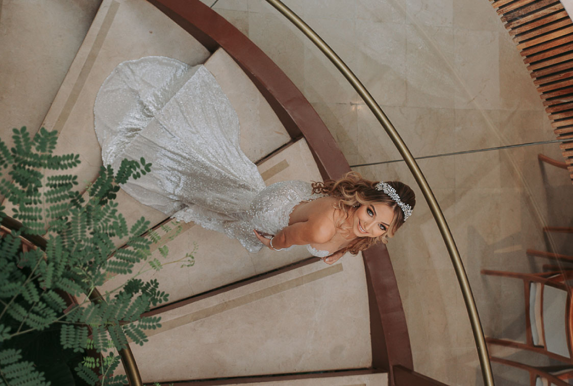 Vestido de novia con joyas