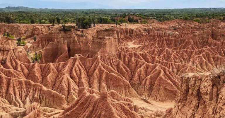 Paisaje lunar del Desierto de la Tatacoa, Colombia: destino romántico para parejas